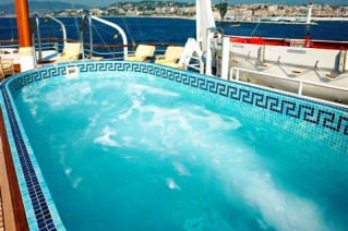 DELPHINE - pool